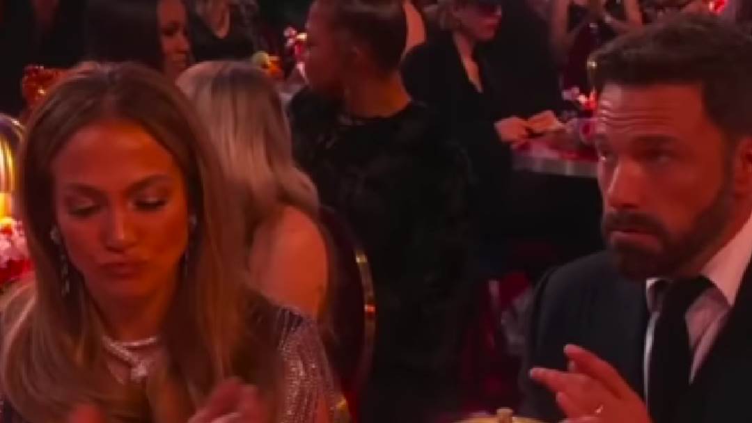 Jennifer Lopez naljutila se na Bena Afflecka na Grammyjima 2023.