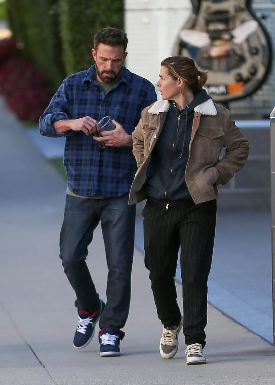 Ben Affleck s misterioznom ženom u Santa Monici