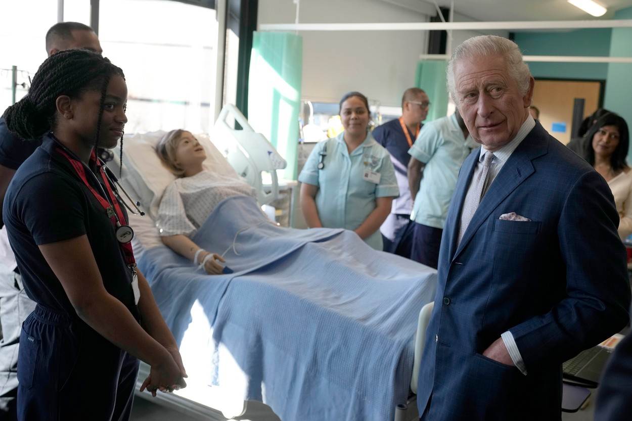 Kralj Charles u posjetu bolnici