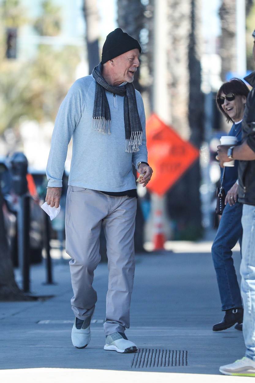 Bruce Willis u šetnji Los Angelesom