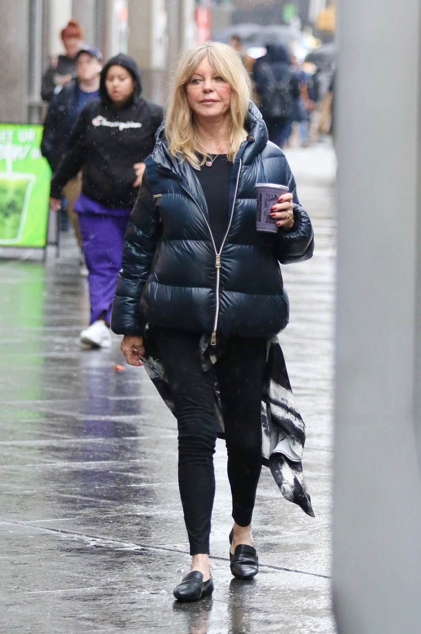 Goldie Hawn u šetnji