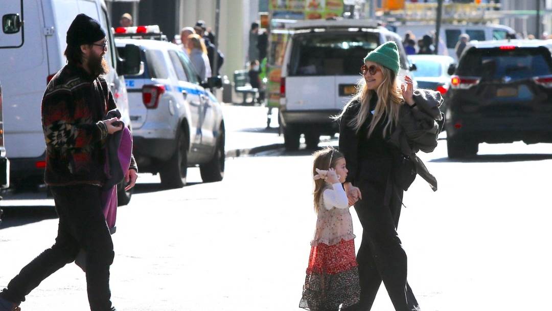 Kate Hudson i Danny Fujikawa u šetnji s djecom