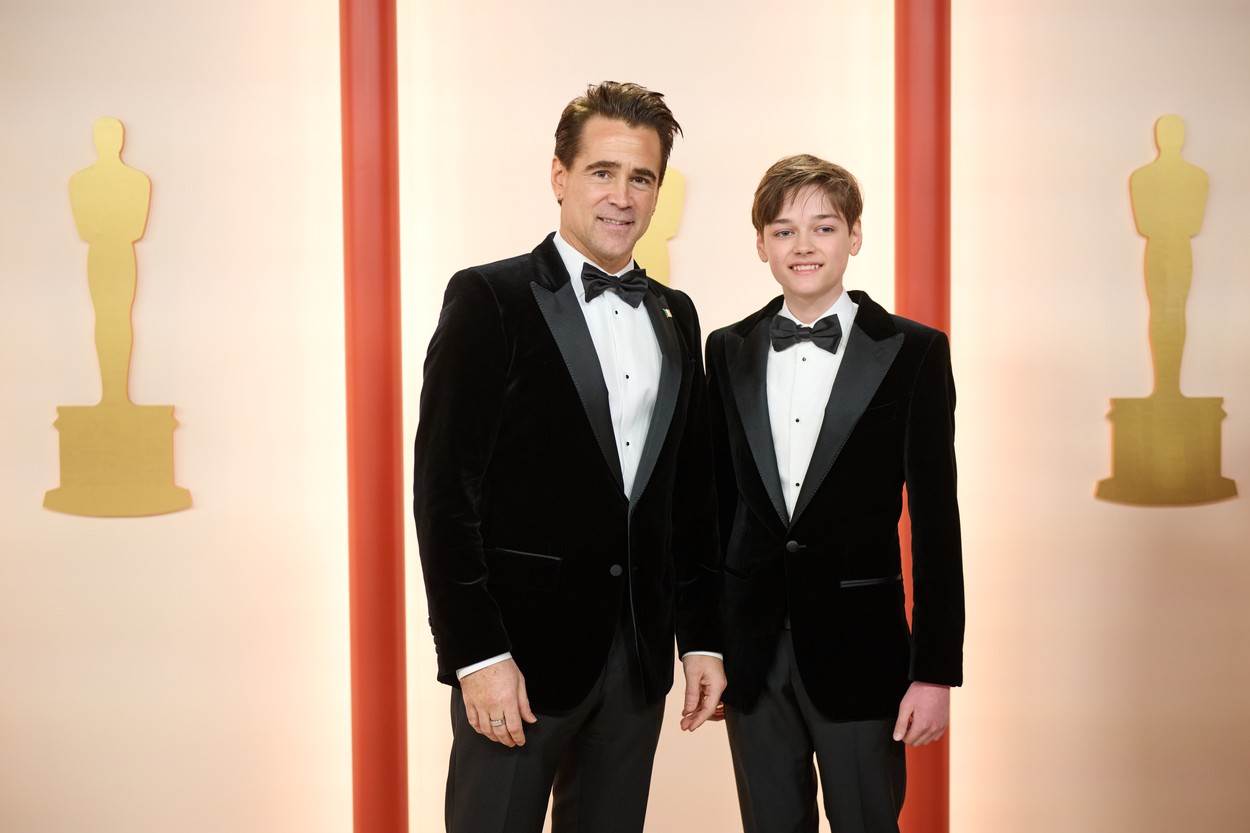 Colin Farrell sa sinom Henryjem na dodjeli Oscara 2023.