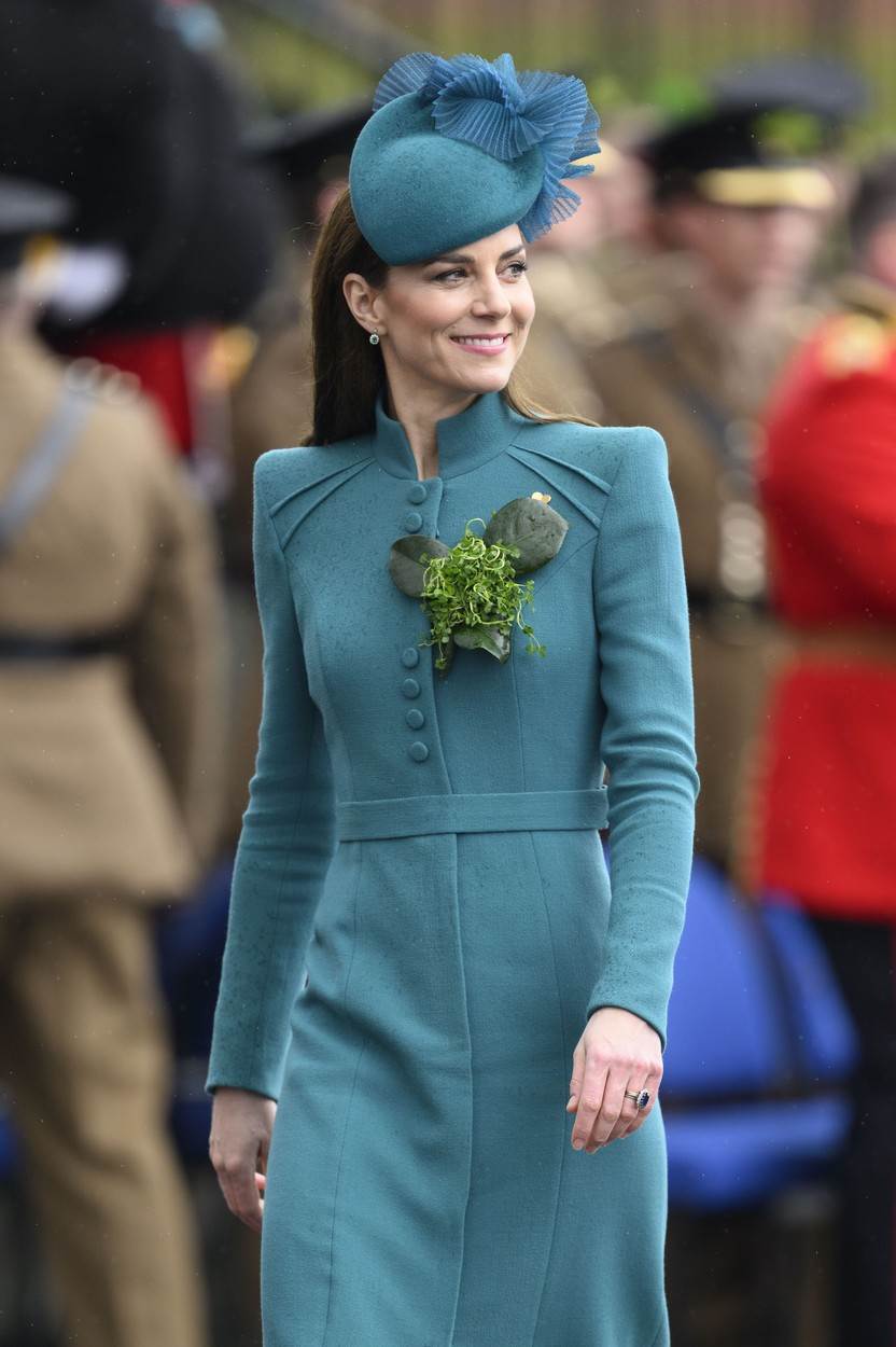 Princeza od Walesa ovoga je puta nosila prekrasan broš u obliku djeteline koji predstavlja kraljevski puk.