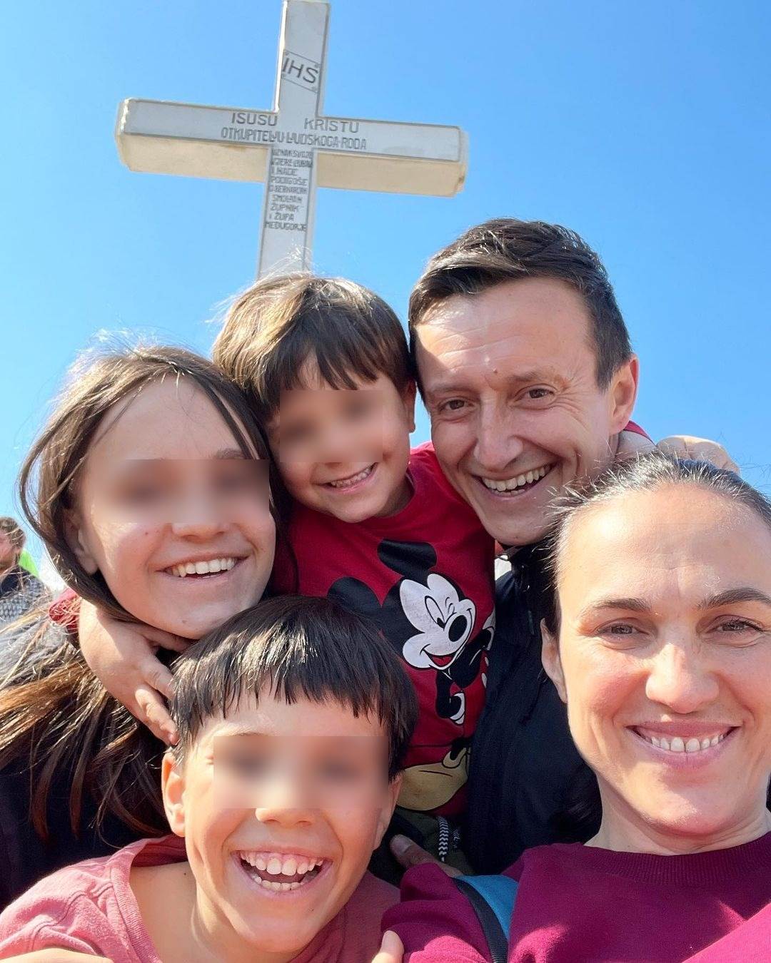 Marijana Mikulić s obitelji u Međugorju