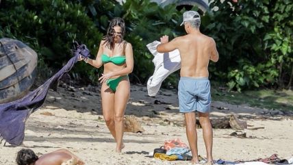 Jessica Alba Cash Warren