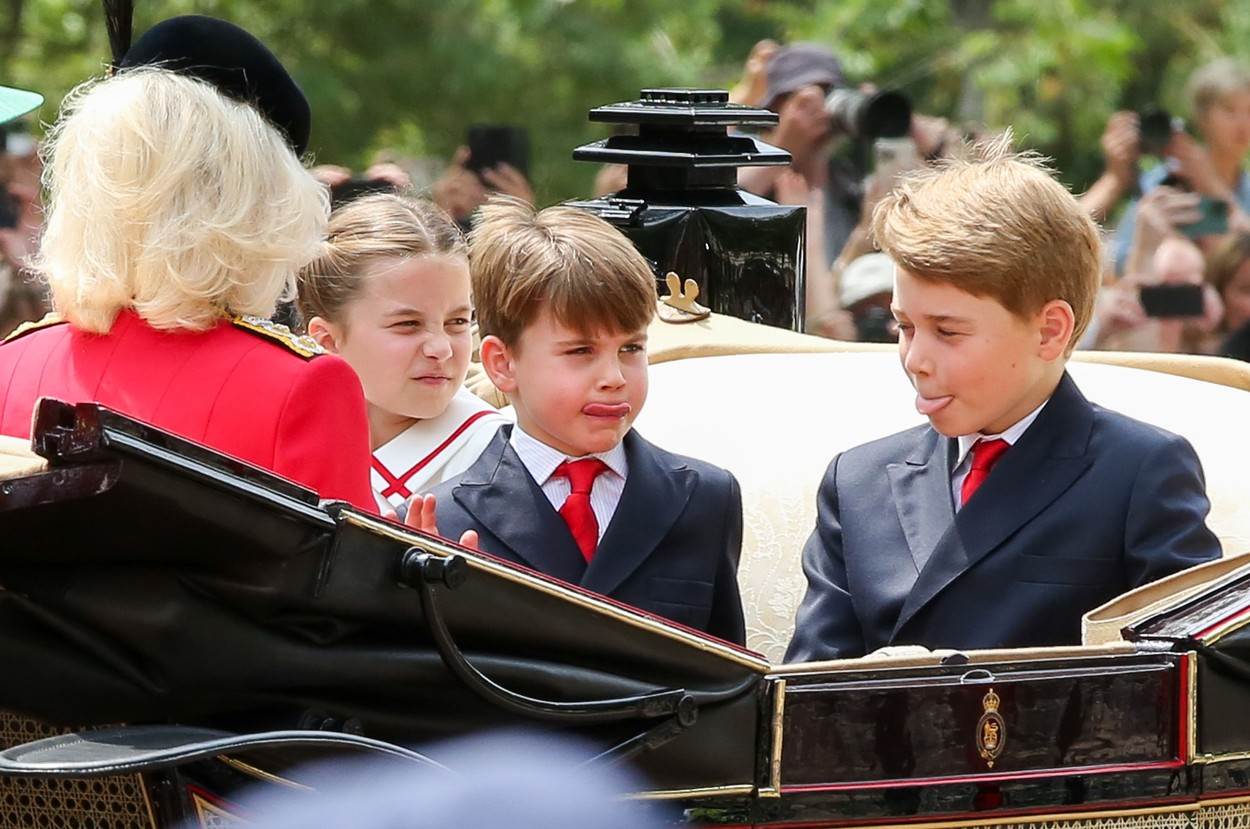 Princeza Charlotte, princ George i princ Louis na kraljevskoj paradi