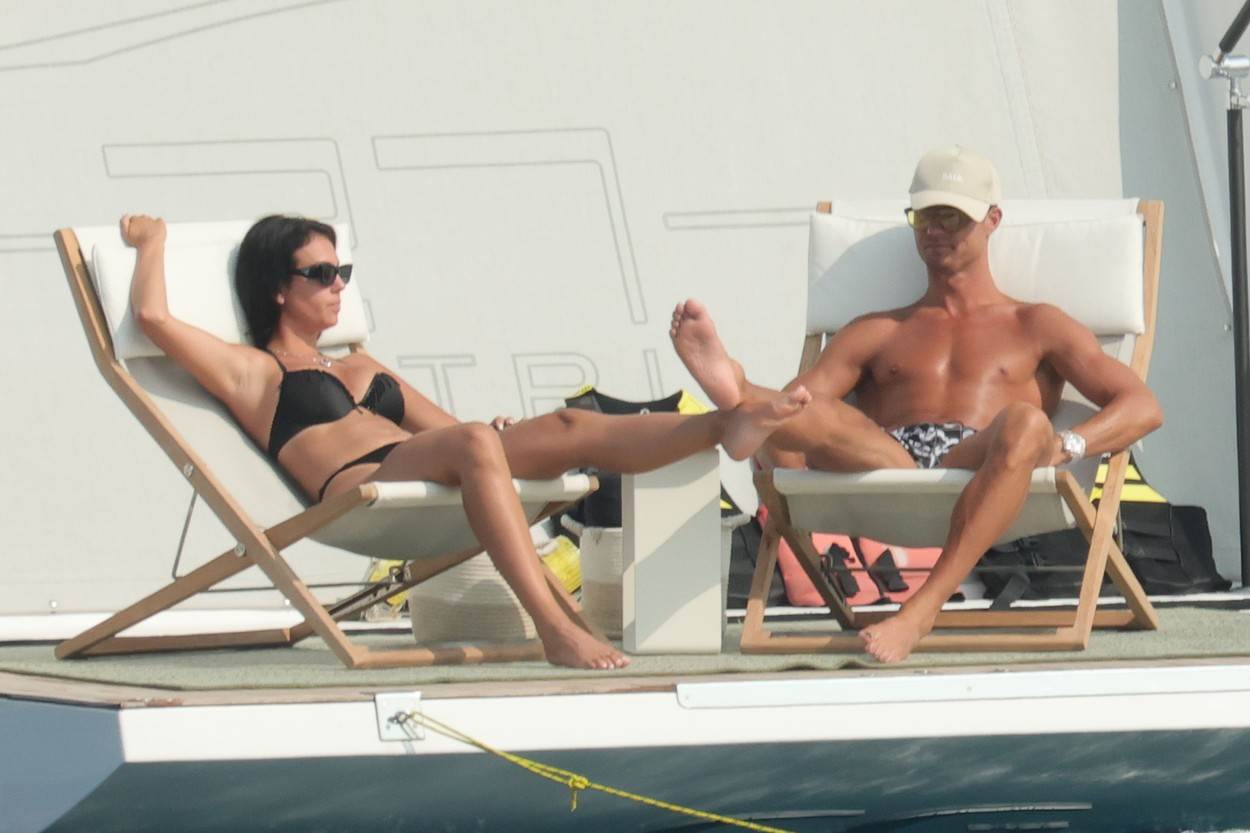 Georgina Rodriguez i Cristiano Ronaldo na krstarenju na Sardiniji