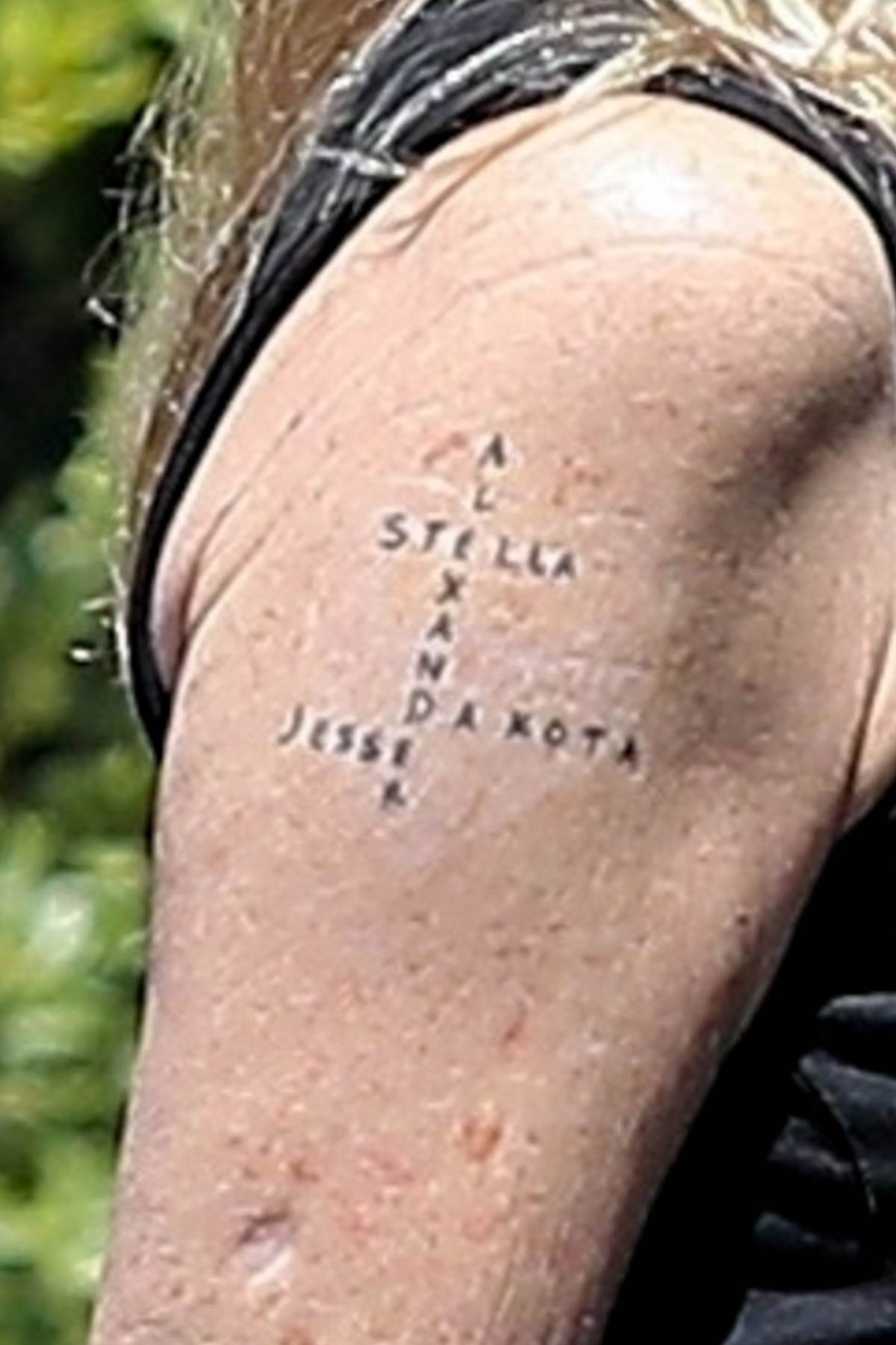 Tetovaža Melanie Griffith s imenima njezine djece