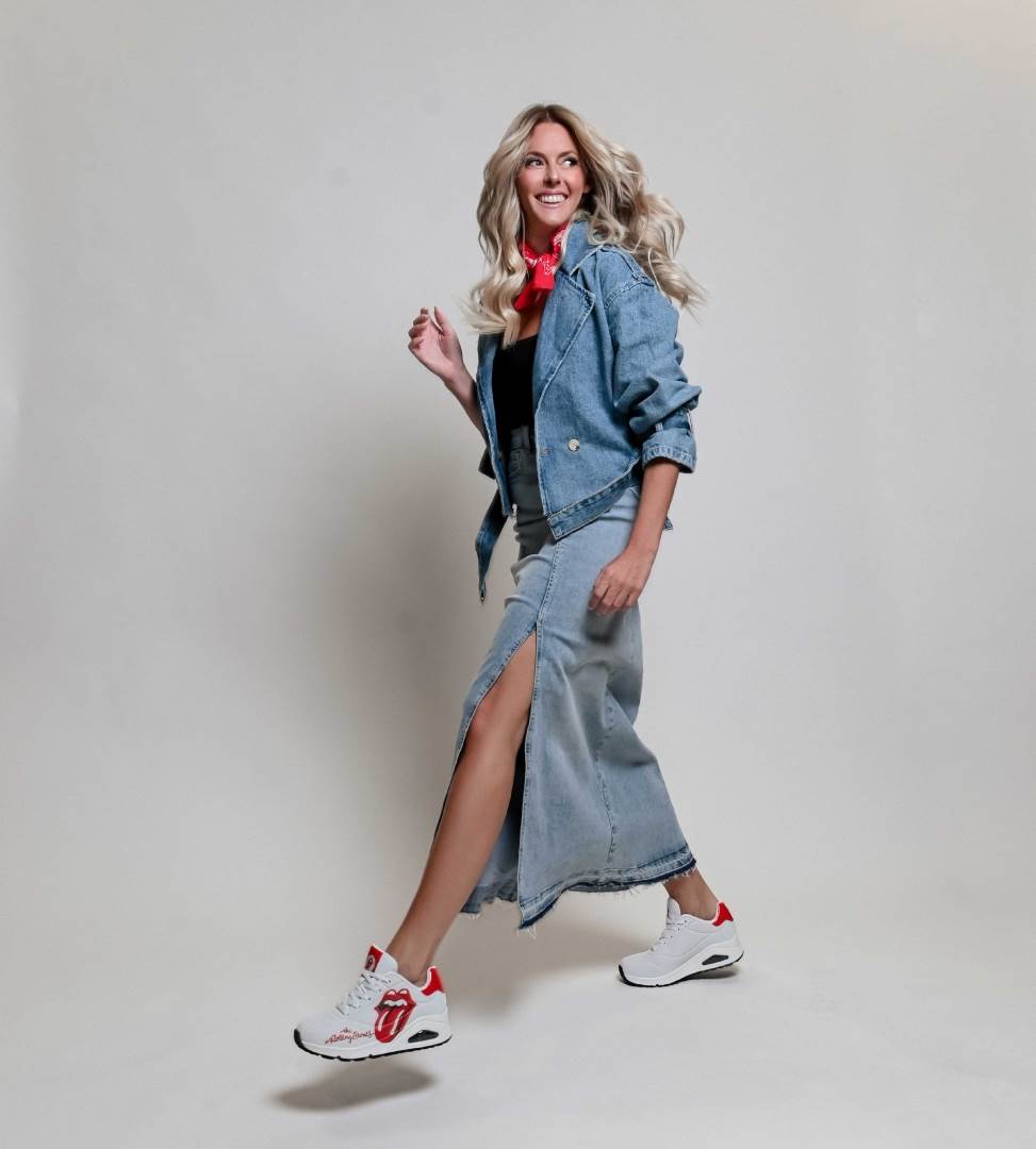 Andrea nosi Uno Rolling Stones Single model iz Skechers Sport kolekcije