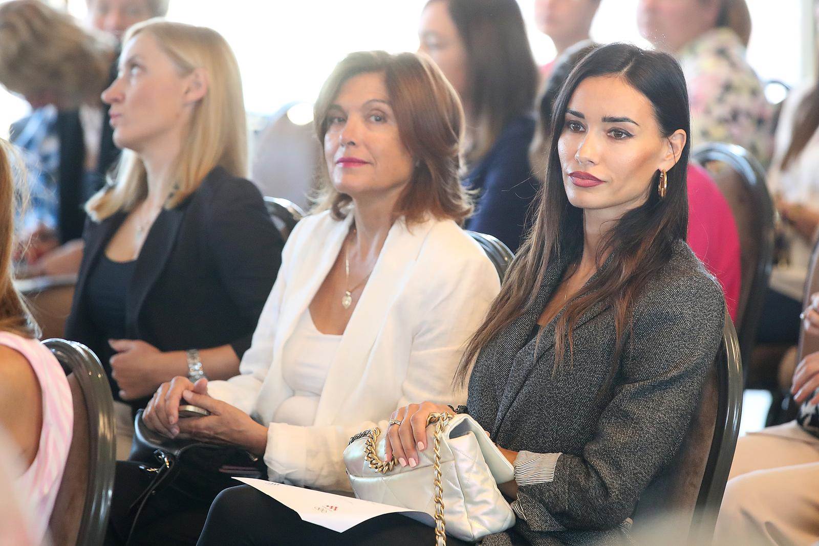 Kako danas izgleda voditeljica Lana Banely Story