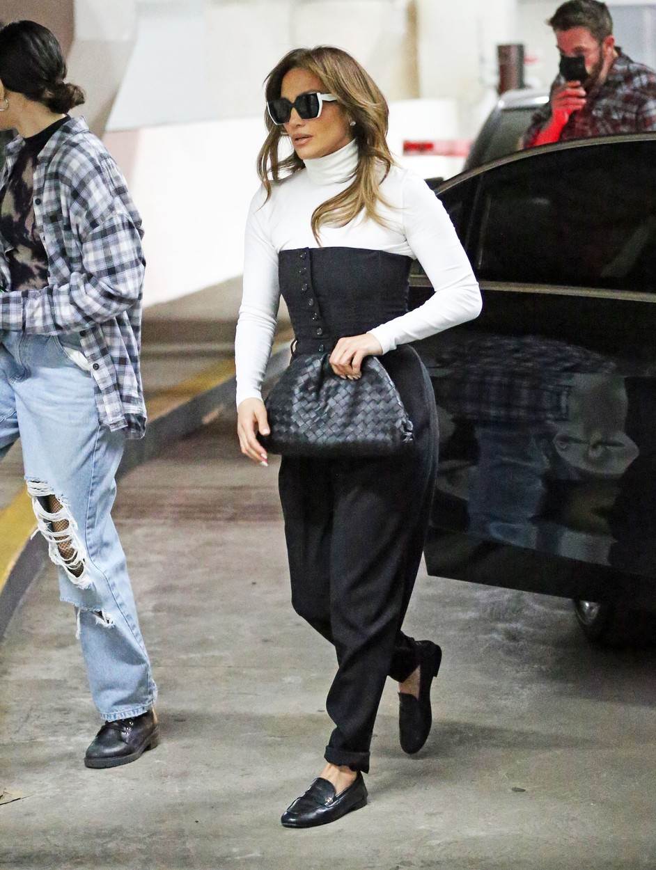 Jennifer Lopez u Chanelovim mokasinama