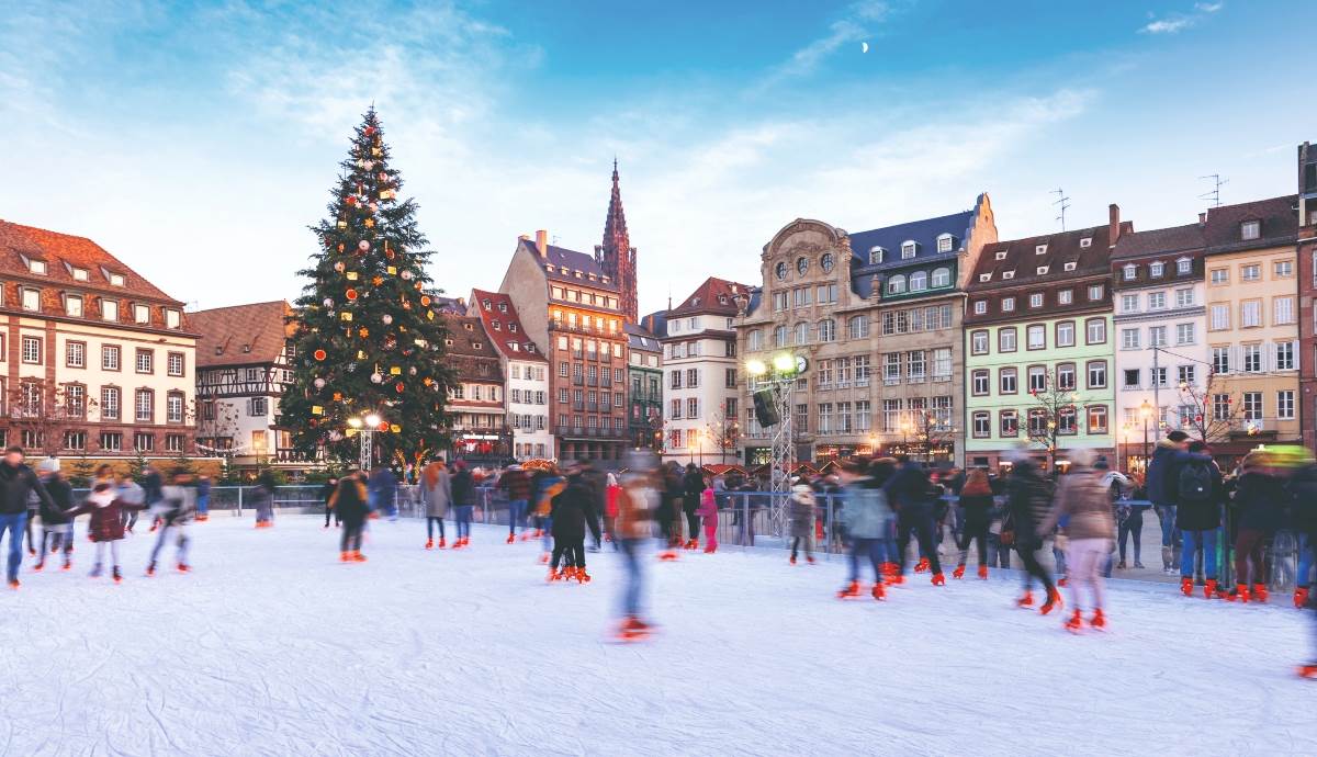 Strasbourg je dom Christkindelsmärika, najstarijega božićnog sajma u Europi, a ondje ćete pronaći i najviše božićno drvce koje će vas impresionirati ljepotom