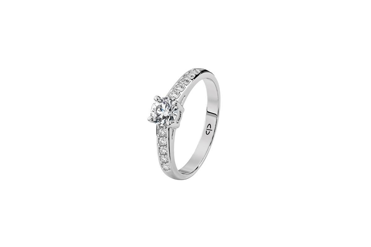 Prahir zaručnički prsten s sitnim dijamantima.jpg