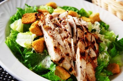 Cezar salata, salata s piletinom, salata.jpg