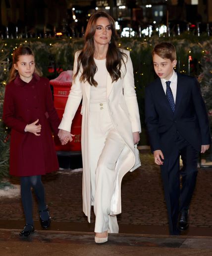 Kate Middleton, princeza Charlotte i princ George.jpg