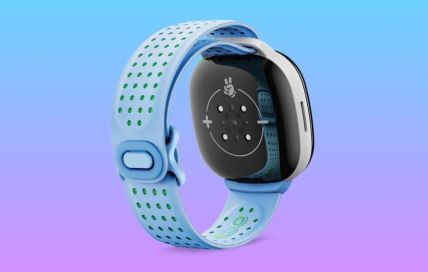 Fitbit Ace LTE (8).jpg