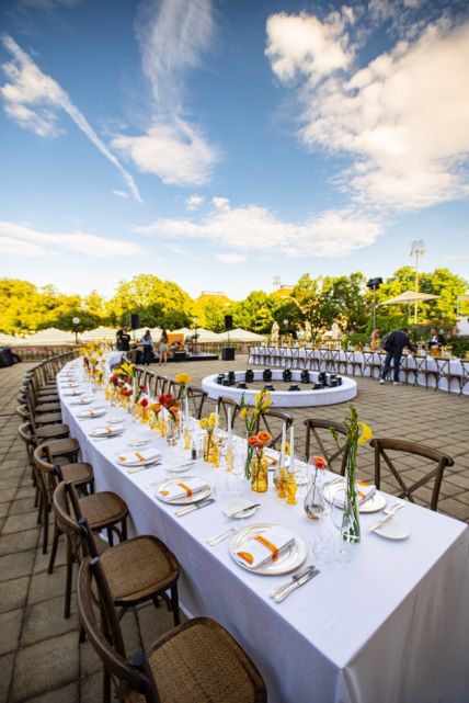 Veuve Clicquot Solaire Tables_4.jpg