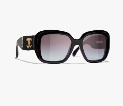 SQUARE SUNGLASSES/ CHANEL/ 700 EUR