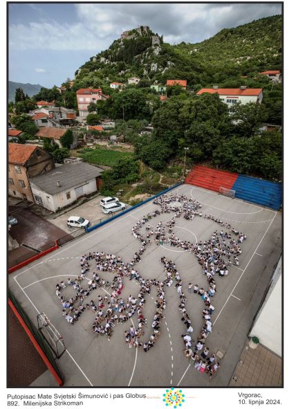 Milenijska fotografija Mate Svjetskog i psa Globusa autora Šime Strikomana.jpg