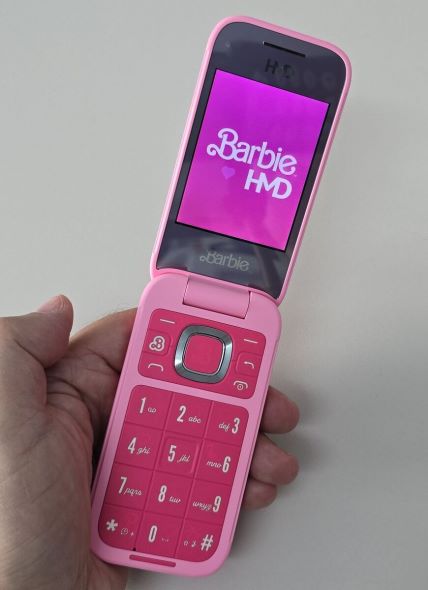 HMD Barbie Phone (7).jpg