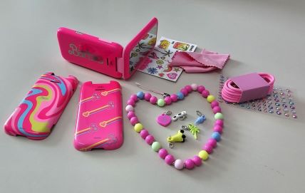 HMD Barbie Phone (9).jpg