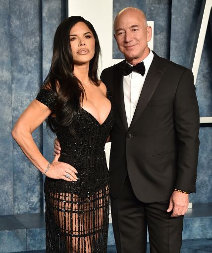 Jeff Bezos i Lauren Sanchez varali su svoje supružnike