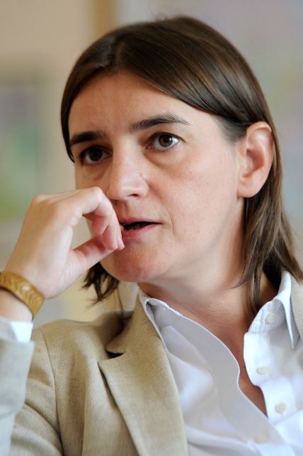 Ana Brnabić s kratkom kosom