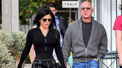 Jeff Bezos i Lauren Sanchez u šetnji Los Angelesom.