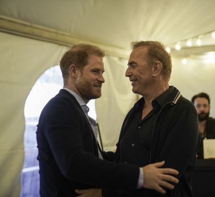 Princ Harry i Kevin Costner na glazbenom festivalu u Santi Barbari