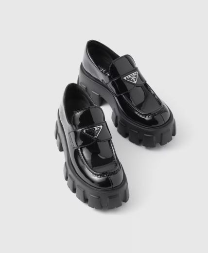 Prada Monolith patent leather loafers/ 990 EUR