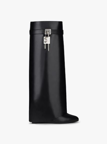 Shark Lock boots in leather/ Givenchy/ 1,895 EUR