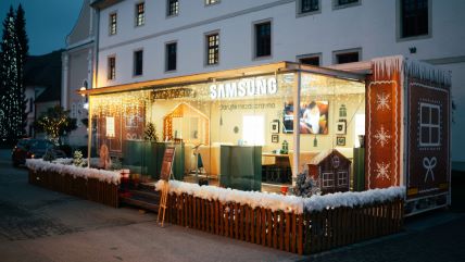 Samsung Holiday Café