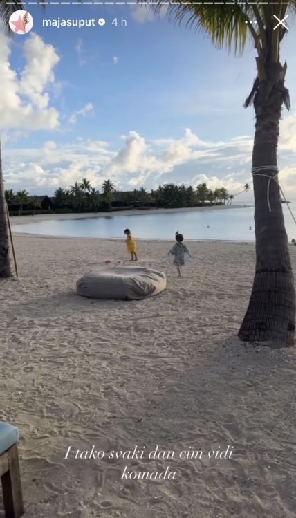 Bloom Tatarinov na plaži na Fidžiju