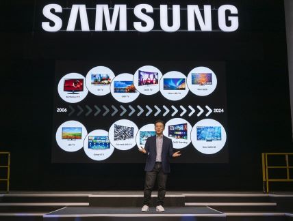 Charlie Bae, Samsung Visual Display at World of Samsung.jpg