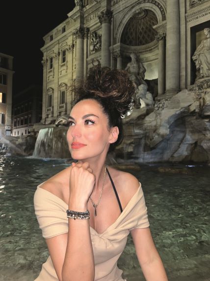 Facetune_15-08-2024-18-38-36.jpg