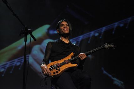 Stanley Jordan photo.jpg