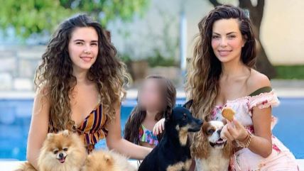 Nikolina Pišek s kćerima