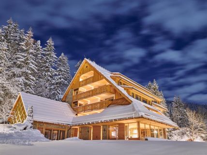 01 Vila Planinka in winter. Photo Iztok Medja.jpg