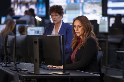 9-1-1 © 2025 20th Television.jpg