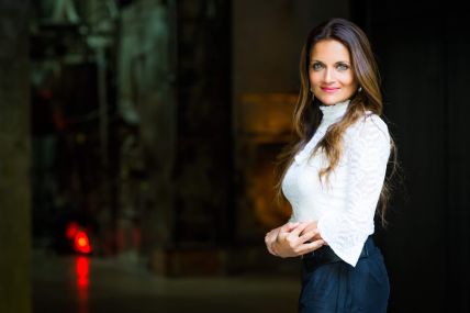 Dr. Shefali Tsabary_4.jpg