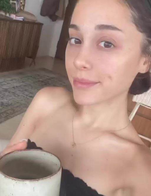 Ariana Grande bez šminke