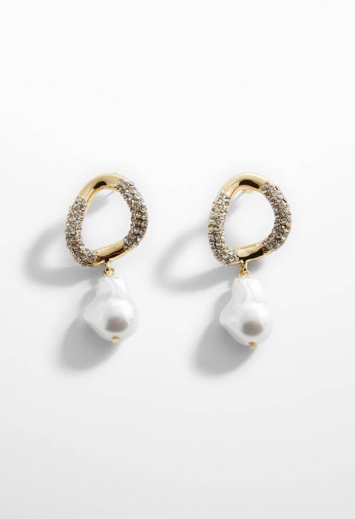 Naušnice s perlama.