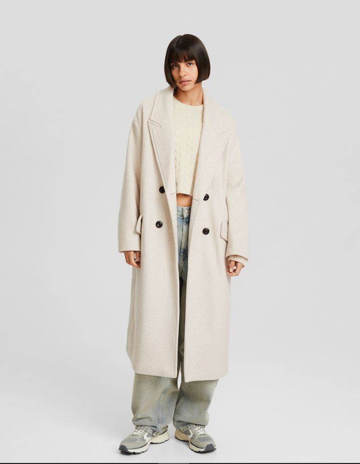 Dugi kaput spuštenih ramena/ Bershka/ 49,99 EUR