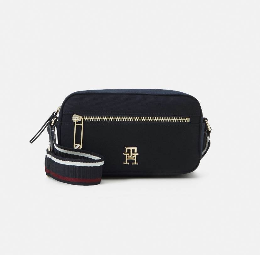 Tommy Hilfiger torbica.