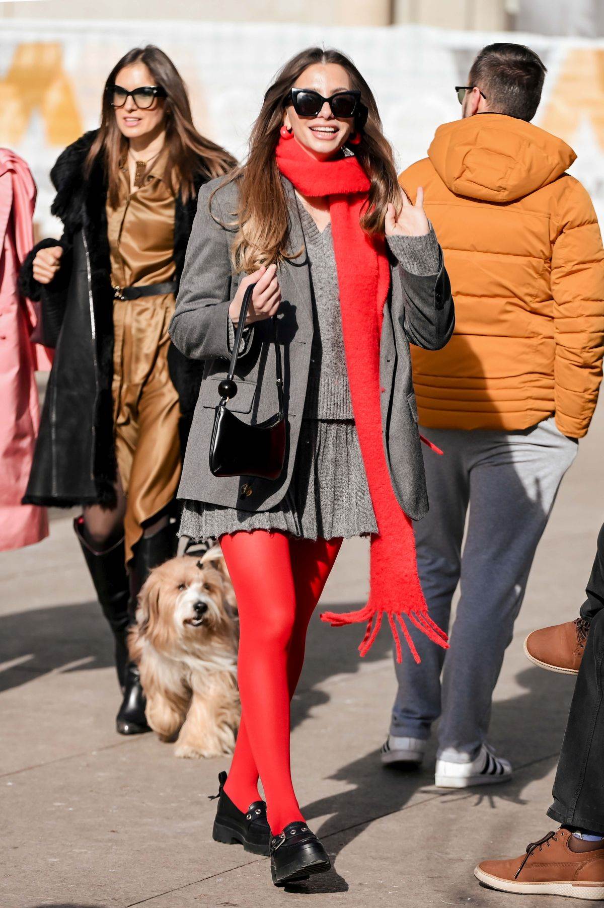 Dama na špici u Ugg papučama