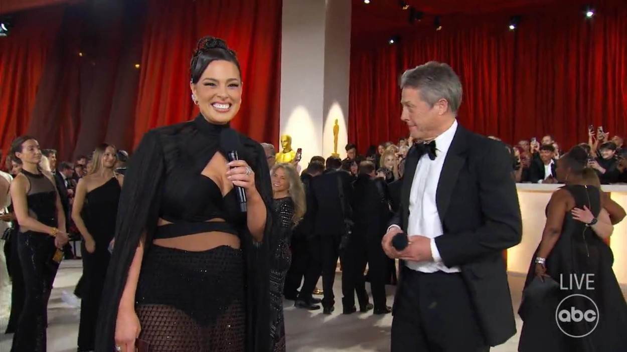 Ashley Graham i Hugh Grant