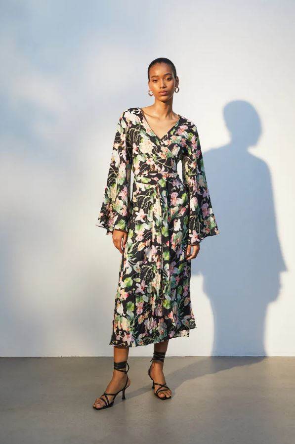 Pleated wrap dress/H&M/34,99 €