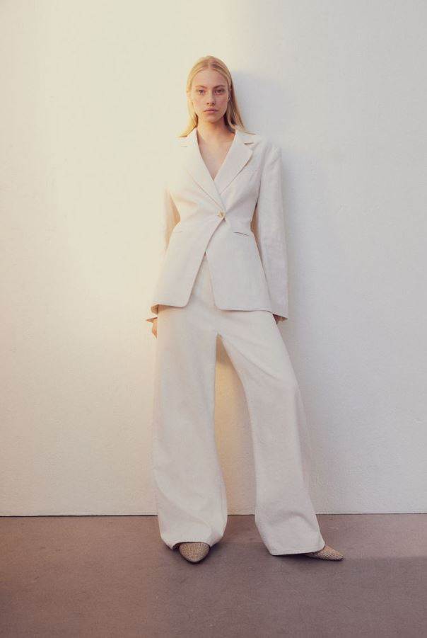 Waisted linen-blend blazer/ H&M/ 49,99 EUR