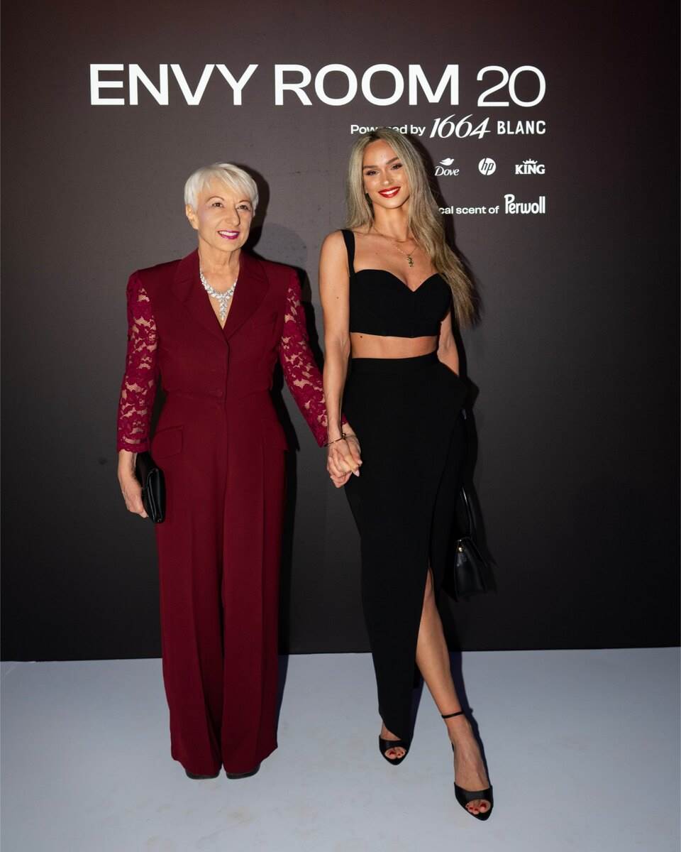 Valentina Walme s mamom.jpg